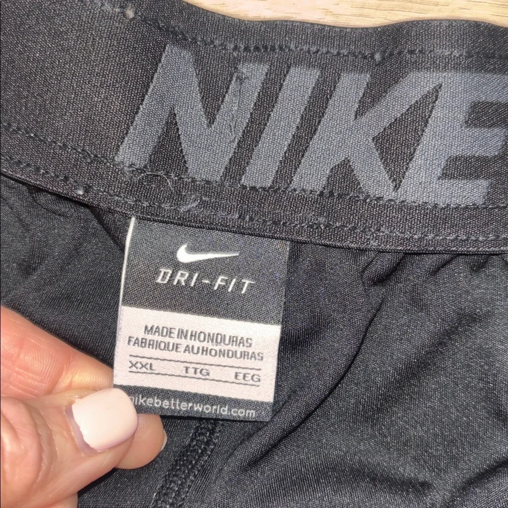 Nike Men's Dark black  Athletic Shorts size
XXLARGE - Picture 4 of 5